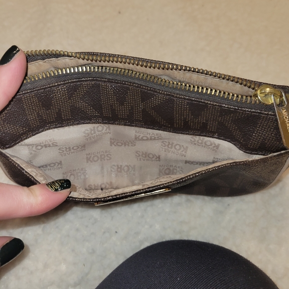 Michael Kors cosmetic case - Picture 9 of 11